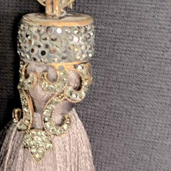 Long shiny gray silk tassel pendant with beautiful rhinestoned metal cap & chain - Picture 6 of 15